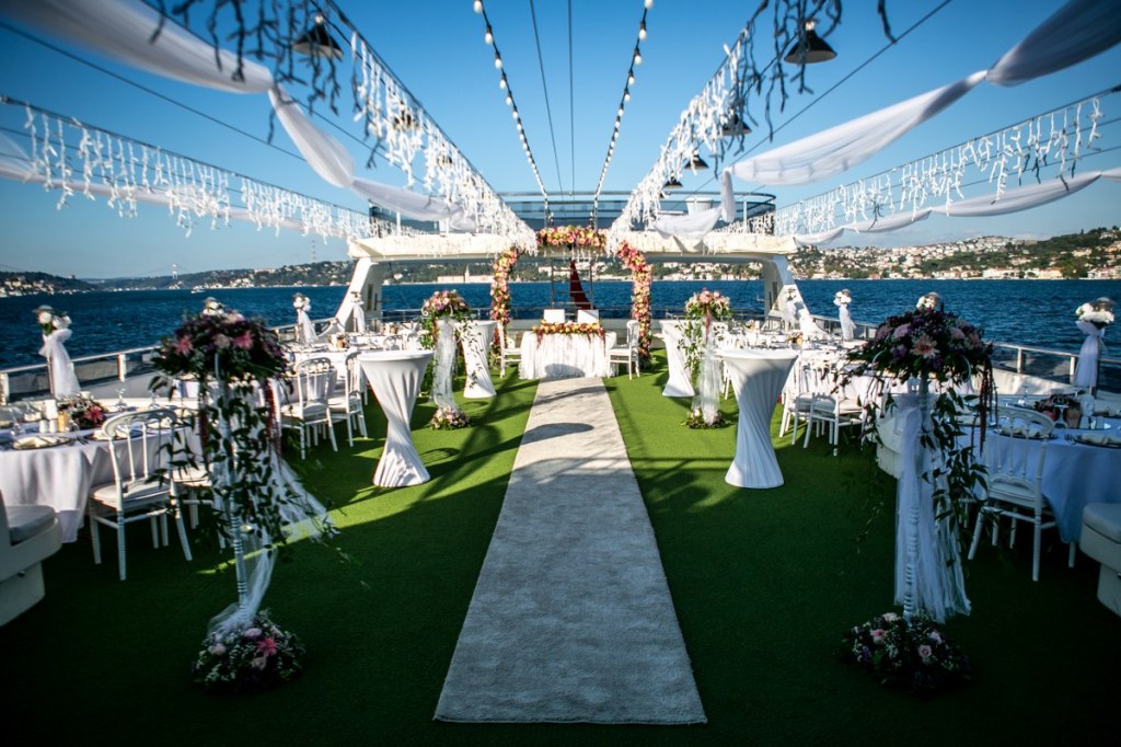 Bematur: Crafting Unforgettable Seafront Love Stories with Unique Yacht&nbsp;Wedding
